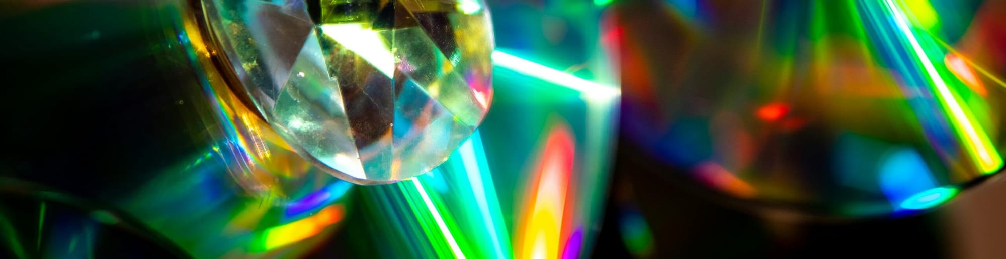 FALLING | IN LOVE Review at Berlin’s Friedrichstadt-Palast